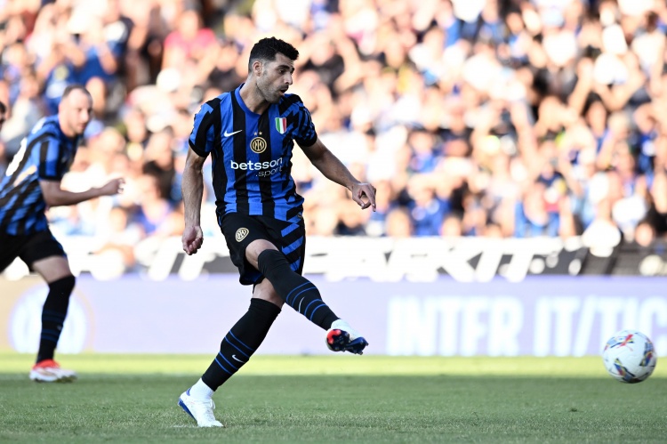 斯基拉：库特罗内&amp;塔雷米被推荐至帕尔马 帕尔马正寻求签新前锋